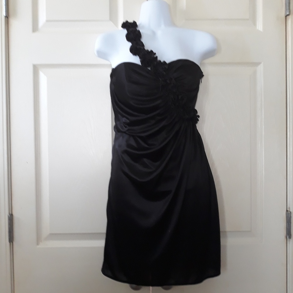 Morgan & Co | Ruched special occasion dress S